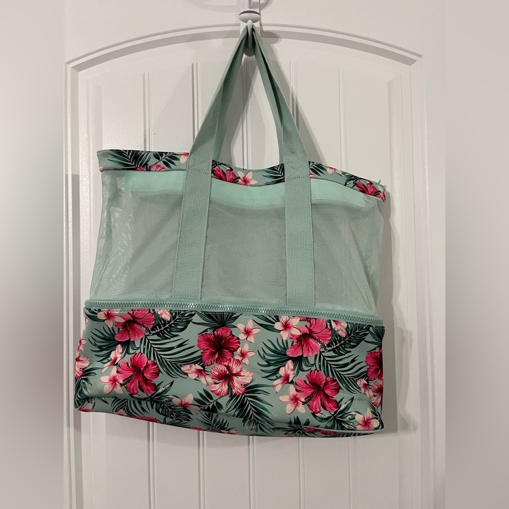 Summer Bag with Insulated Bottom